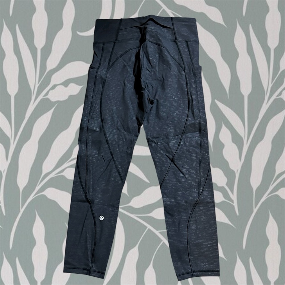Lululemon Time To Sweat Crop - Picture 2 of 3